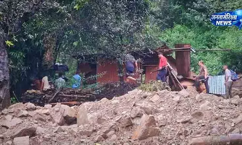 Himachal Pradesh के कांगड़ा में बारिश से 3 लोग घायल, 18 घर क्षतिग्रस्त Himachal Pradesh के कांगड़ा में बारिश से 3 लोग घायल, 18 घर क्षतिग्रस्त
