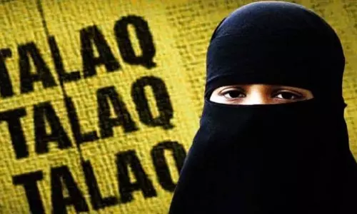 पत्नी के साथ बच्चों को भी घर से निकाला, तीन तलाक देने वाले पति पर FIR दर्ज पत्नी के साथ बच्चों को भी घर से निकाला, तीन तलाक देने वाले पति पर FIR दर्ज