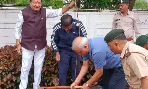 बीजेपी दफ्तर कुशाभाऊ ठाकरे परिसर में हुआ पौधारोपण