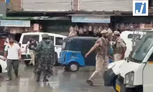 जम्मू-कश्मीर के अनंतनाग में आतंकी हमला, सुरक्षाबलों ने इलाका घेरा, VIDEO जम्मू-कश्मीर के अनंतनाग में आतंकी हमला, सुरक्षाबलों ने इलाका घेरा, VIDEO