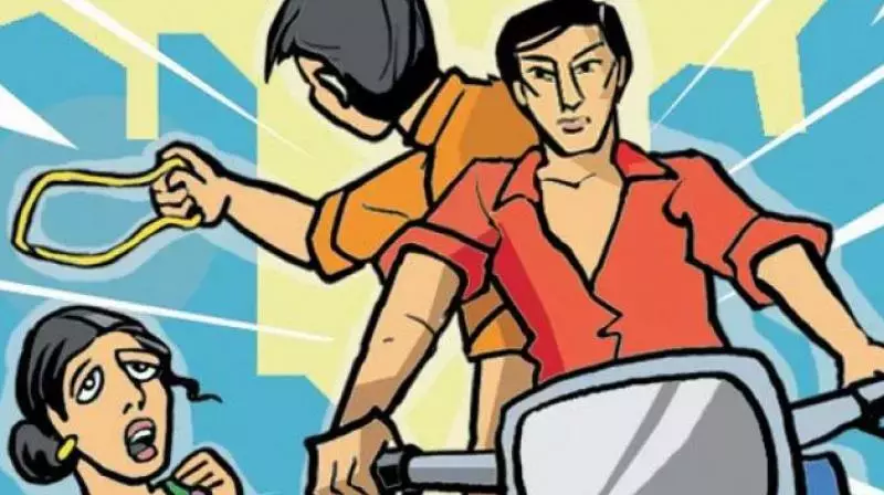 Telangana: कोरुतला में चेन-स्नैचिंग के आरोप में तीन गिरफ्तार Telangana: कोरुतला में चेन-स्नैचिंग के आरोप में तीन गिरफ्तार