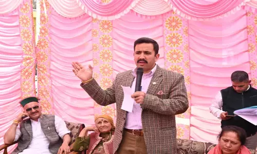 Shimla: विक्रमादित्य सिंह के दौरे में लापरवाही, तीन अधिकारियों पर गिरेगी गाज