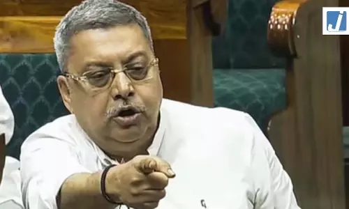 सांसद लोकसभा से निलंबित, महिला सांसद पर अभद्र टिप्पणी के बाद एक्शन
