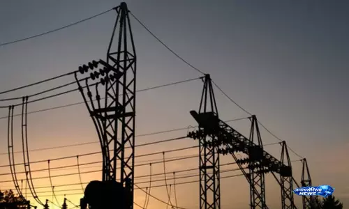 Meerut में बिजली संकट पर देर रात बवाल Meerut में बिजली संकट पर देर रात बवाल