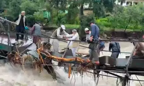 Rajouri: पुंछ दौरे से लौटते वक्त सांसद मियां अल्ताफ अहमद की जान बाल-बाल बची
