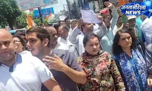 उत्तराखंड में कांग्रेस ने मांगा शिक्षा मंत्री का इस्तीफा उत्तराखंड में कांग्रेस ने मांगा शिक्षा मंत्री का इस्तीफा