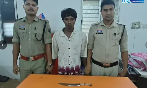 रायपुर के बृजनगर नई बस्ती में अवैध हथियार लहराया, बदमाश गिरफ्तार रायपुर के बृजनगर नई बस्ती में अवैध हथियार लहराया, बदमाश गिरफ्तार