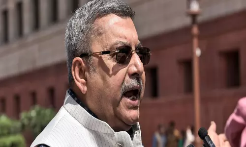 असंसदीय भाषा के आरोप में कल्याण बनर्जी निलंबित