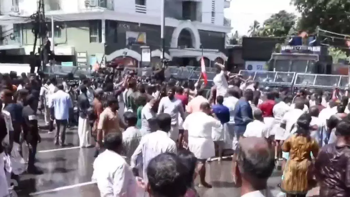BJP के KPCC मुख्यालय तक मार्च के दौरान झड़पें हुईं; भारी पुलिस बल तैनात किया