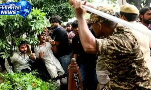 लाठीचार्ज मामले में दिल्ली पुलिस को हाई कोर्ट का नोटिस