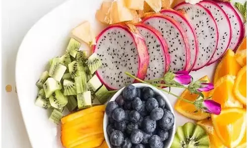 Cut fruit को लंबे समय तक रखें फ्रेश, अपनाएं ये तरीके Cut fruit को लंबे समय तक रखें फ्रेश, अपनाएं ये तरीके