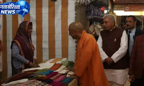 यूपी में टेक्सटाइल निवेश को बढ़ावा, 8 कंपनियों को मिला प्रोत्साहन यूपी में टेक्सटाइल निवेश को बढ़ावा, 8 कंपनियों को मिला प्रोत्साहन