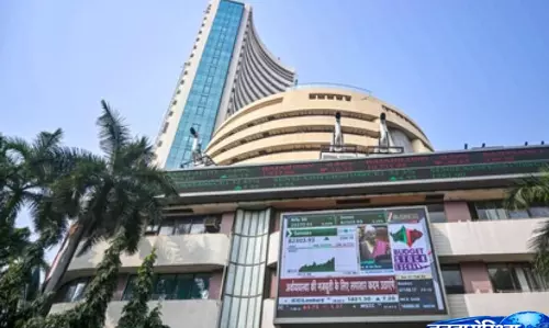 सेंसेक्स-निफ्टी पर दबाव, ऑटो और मेटल स्टॉक्स में खरीदारी सेंसेक्स-निफ्टी पर दबाव, ऑटो और मेटल स्टॉक्स में खरीदारी