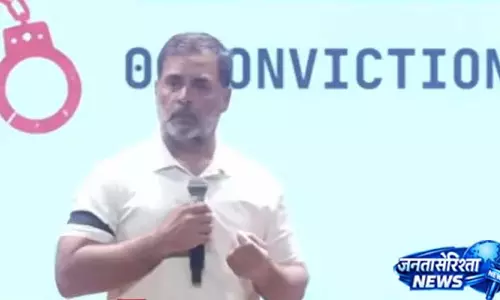 राहुल गांधी का धर्मेंद्र प्रधान पर हमला, बोले शिक्षा मंत्री फेल राहुल गांधी का धर्मेंद्र प्रधान पर हमला, बोले शिक्षा मंत्री फेल