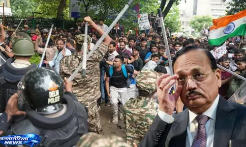 CJP प्रदर्शन केस में सुप्रीम कोर्ट का बड़ा फैसला, जल्द सुनवाई से इनकार CJP प्रदर्शन केस में सुप्रीम कोर्ट का बड़ा फैसला, जल्द सुनवाई से इनकार