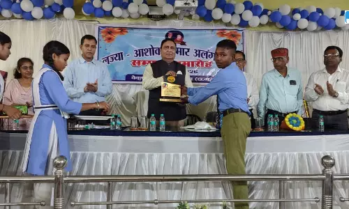 लज्जा-अशोक कुमार अलंग स्मृति सम्मान समारोह में मेधावी विद्यार्थी हुए सम्मानित