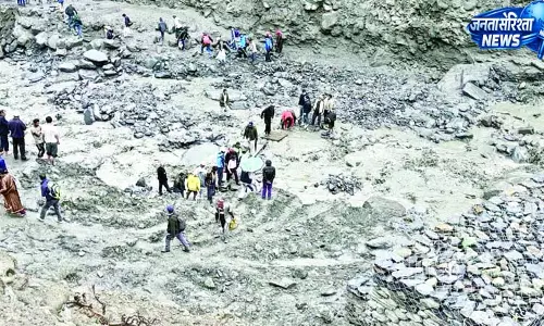 बारिश में बहे रास्ते, 31 सडक़ें बंद, ट्रांसफार्मर ठप बारिश में बहे रास्ते, 31 सडक़ें बंद, ट्रांसफार्मर ठप