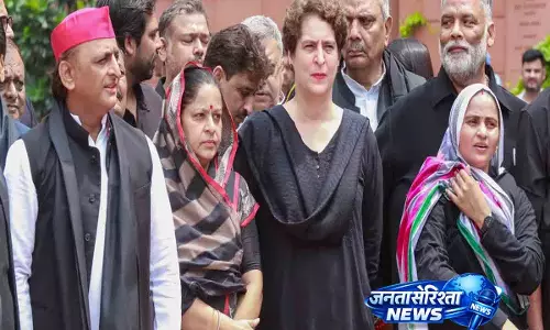 पेपर लीक पर आर-पार: स्थगन प्रस्ताव न माना तो जारी रहेगा विरोध