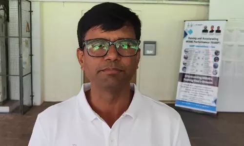 चिकालीम में अवैध वेंडरों पर बवाल, निवासियों ने हटाने की उठाई मांग चिकालीम में अवैध वेंडरों पर बवाल, निवासियों ने हटाने की उठाई मांग