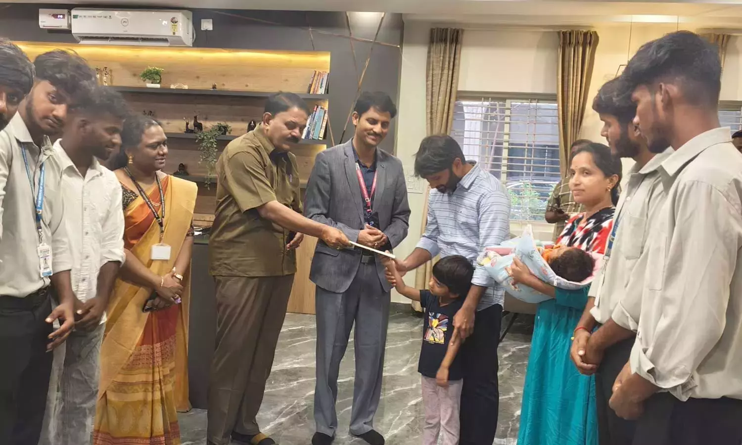 माता-पिता ने मिन लोकेश से 17 करोड़ रुपये के जीवनरक्षक इंजेक्शन की मांग की