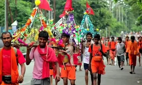 कांवड़ यात्रा की तैयारी: श्रद्धालुओं के लिए कड़े नियम लागू कांवड़ यात्रा की तैयारी: श्रद्धालुओं के लिए कड़े नियम लागू