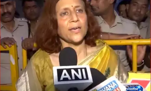 वांगचुक से मिलने नहीं दिए जाने पर गितांजलि आंगमो का सवाल वांगचुक से मिलने नहीं दिए जाने पर गितांजलि आंगमो का सवाल