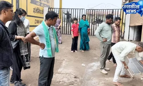 मुख्यमंत्री के सख्त निर्देशों पर अवैध उर्वरक एवं कीटनाशक के कारोबार पर बड़ी कार्रवाई मुख्यमंत्री के सख्त निर्देशों पर अवैध उर्वरक एवं कीटनाशक के कारोबार पर बड़ी कार्रवाई