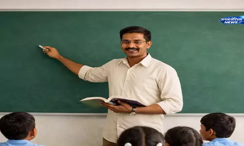 UP  के निजी स्कूल शिक्षकों के लिए बड़ी खबर, परिवार समेत मिलेगा कैशलेस उपचार
