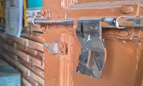 प्रधान पाठक के सूने मकान में चोरी, लाखों का माल किया पार प्रधान पाठक के सूने मकान में चोरी, लाखों का माल किया पार