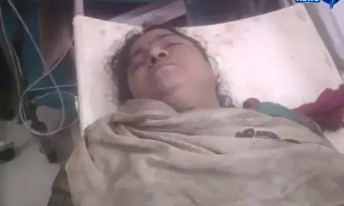 खेत में करंट लगने से महिला की मौत, खुले बिजली तार की चपेट में आने से गई जान खेत में करंट लगने से महिला की मौत, खुले बिजली तार की चपेट में आने से गई जान