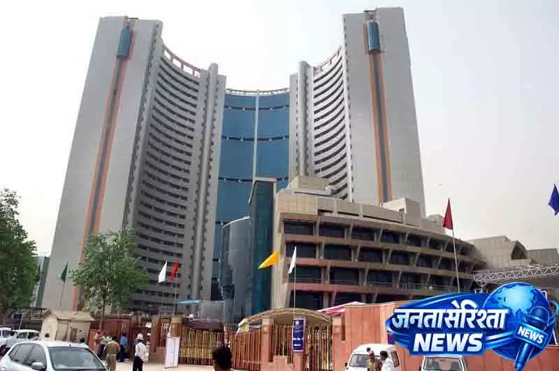 Delhi नालियों में कचरा फेंकने वालों पर होगी कार्रवाई Delhi नालियों में कचरा फेंकने वालों पर होगी कार्रवाई
