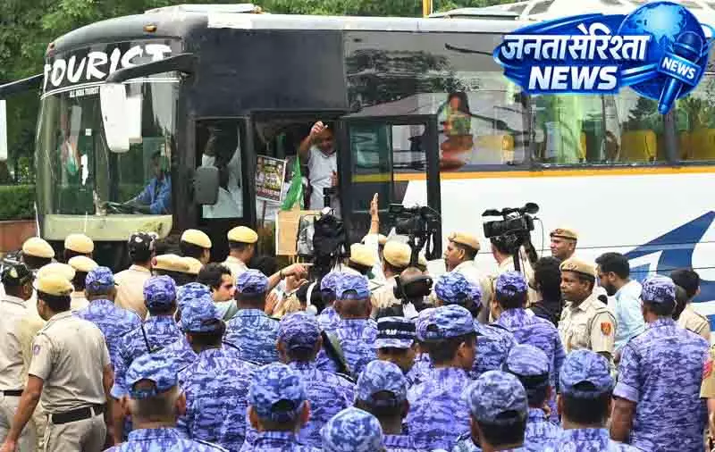 Delhi सीमा पर किसानों का डेरा, घाट खाली Delhi सीमा पर किसानों का डेरा, घाट खाली