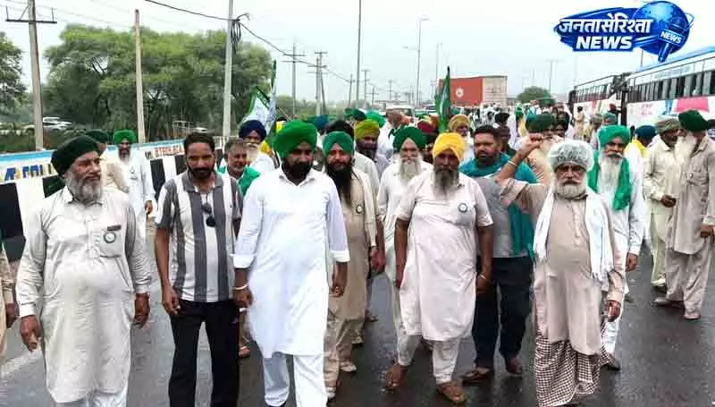 Haryana सीमा पर प्रदर्शनकारी किसानों को रोका Haryana सीमा पर प्रदर्शनकारी किसानों को रोका