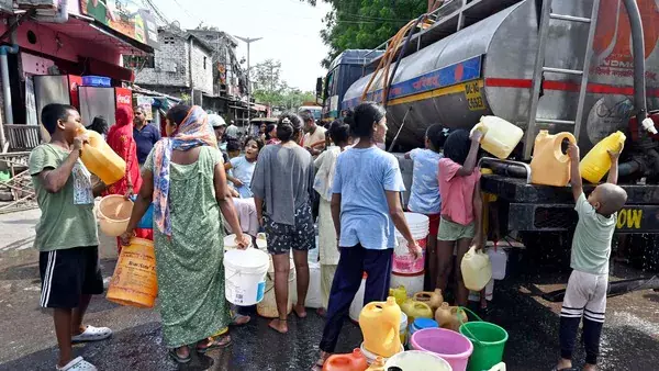 New Delhi: 22 जुलाई शाम से 23 जुलाई सुबह तक दिल्ली के कई क्षेत्रों में पानी संकट New Delhi: 22 जुलाई शाम से 23 जुलाई सुबह तक दिल्ली के कई क्षेत्रों में पानी संकट