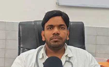 मऊ में गोतस्कर और पुलिस के बीच मुठभेड़, इनामी बदमाश के पैर में लगी गोली, जिला अस्पताल में भर्ती मऊ में गोतस्कर और पुलिस के बीच मुठभेड़, इनामी बदमाश के पैर में लगी गोली, जिला अस्पताल में भर्ती