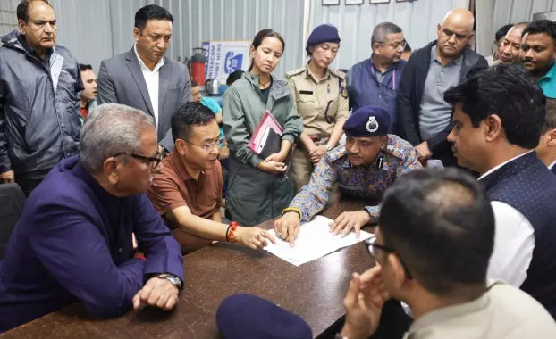 सिक्किम टनल हादसे पर CM और राज्यपाल एक्टिव, मौके पर पहुंचकर राहत कार्यों की समीक्षा सिक्किम टनल हादसे पर CM और राज्यपाल एक्टिव, मौके पर पहुंचकर राहत कार्यों की समीक्षा