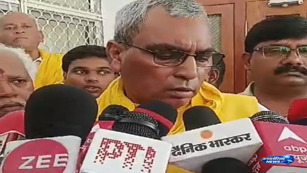 Jobs और पेपर लीक मुद्दे पर राजभर ने घेरा अखिलेश को