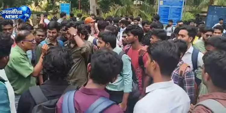Sambalpur VSSUT छात्रों का हॉस्टल नियमों पर विरोध Sambalpur VSSUT छात्रों का हॉस्टल नियमों पर विरोध