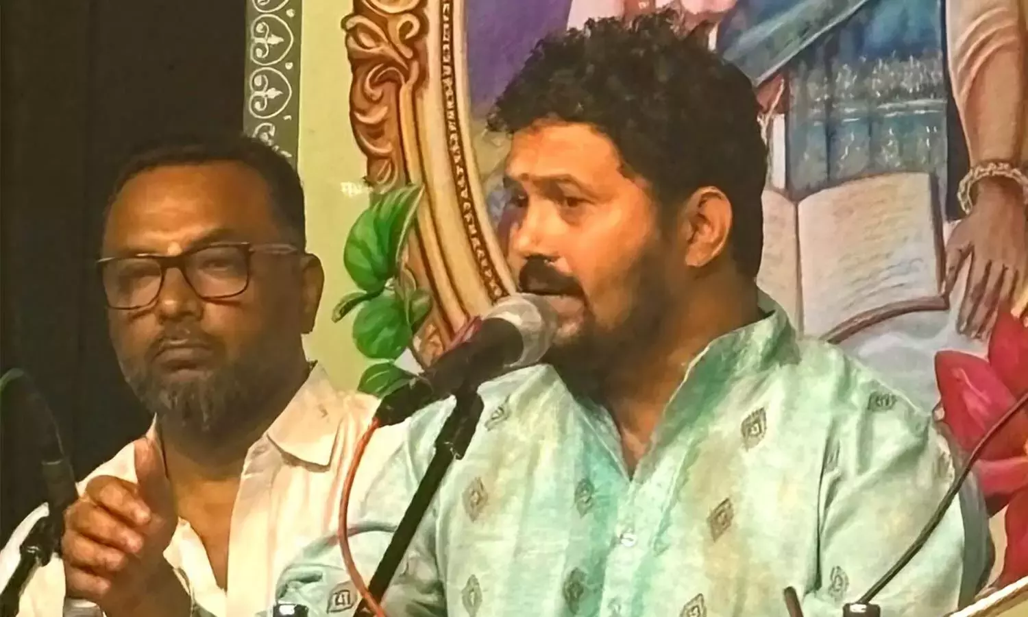 Andhra: गायन संगीत कार्यक्रम दर्शकों को प्रभावित करते हैं Andhra: गायन संगीत कार्यक्रम दर्शकों को प्रभावित करते हैं