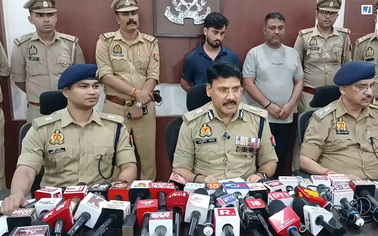 साइबर ठगी गिरोह पर बड़ा प्रहार, 124 बैंक खातों से हुआ 250 करोड़ का लेनदेन साइबर ठगी गिरोह पर बड़ा प्रहार, 124 बैंक खातों से हुआ 250 करोड़ का लेनदेन