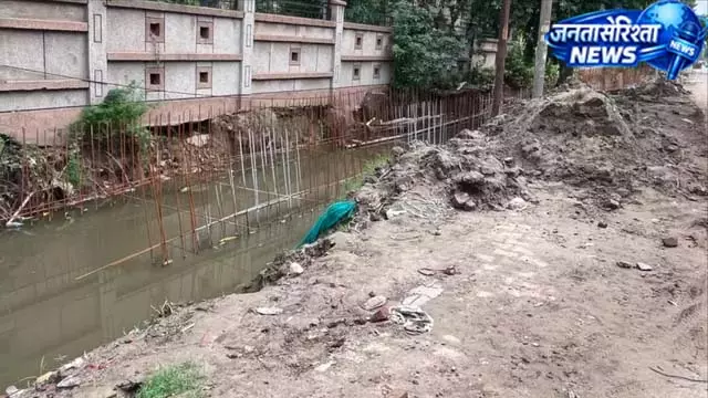 शिलान्यास के बाद रुका साहिबाबाद नाला निर्माण शिलान्यास के बाद रुका साहिबाबाद नाला निर्माण