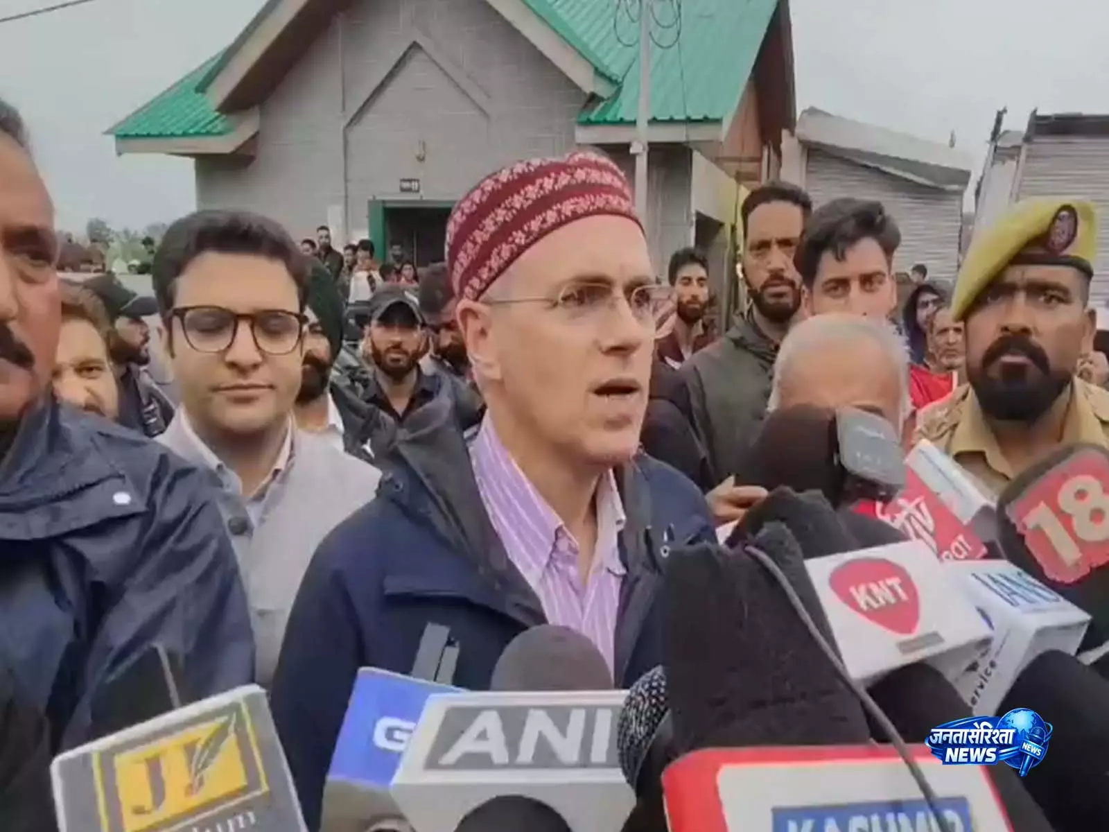 बाढ़ प्रभावित बडगाम पहुंचे CM उमर अब्दुल्ला, वैध दुकानदारों को मदद का भरोसा बाढ़ प्रभावित बडगाम पहुंचे CM उमर अब्दुल्ला, वैध दुकानदारों को मदद का भरोसा