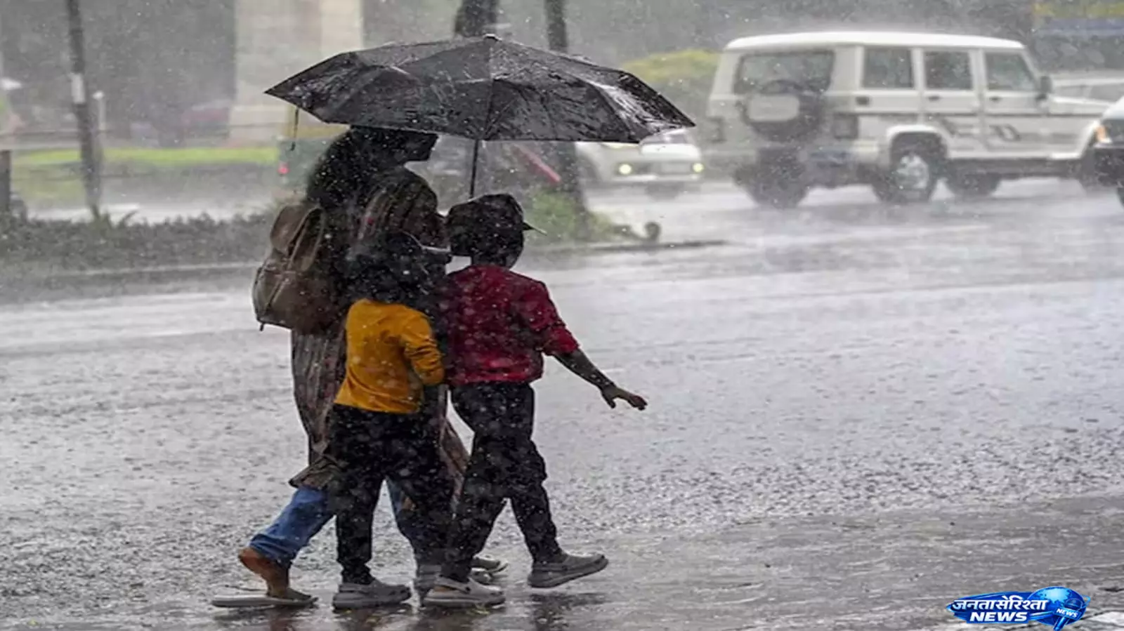 UP में मानसून की रफ्तार तेज, पश्चिमी और पूर्वी हिस्सों में भारी बारिश का अलर्ट UP में मानसून की रफ्तार तेज, पश्चिमी और पूर्वी हिस्सों में भारी बारिश का अलर्ट