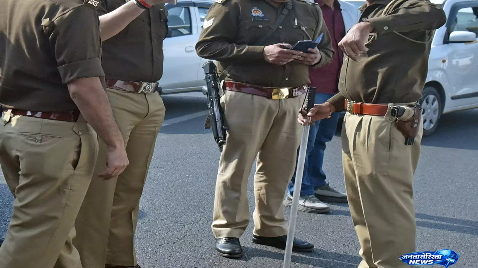 विरोध प्रदर्शन रोकने की तैयारी, वेस्ट यूपी के जिलों में पुलिस ने कसी कमर विरोध प्रदर्शन रोकने की तैयारी, वेस्ट यूपी के जिलों में पुलिस ने कसी कमर