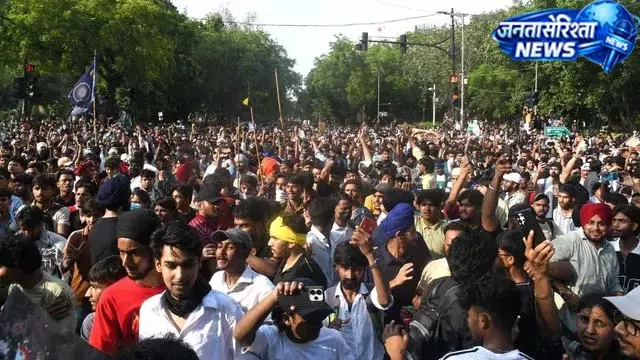 NEET छात्रों ने आंदोलन से बनाई दूरी, बोले- पढ़ाई से ही पूरा होगा सपना NEET छात्रों ने आंदोलन से बनाई दूरी, बोले- पढ़ाई से ही पूरा होगा सपना
