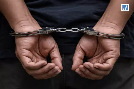 कर्नाटक: बेंगलुरु सूटकेस मर्डर केस सुलझा, 21 वर्षीय आरोपी गिरफ्तार कर्नाटक: बेंगलुरु सूटकेस मर्डर केस सुलझा, 21 वर्षीय आरोपी गिरफ्तार