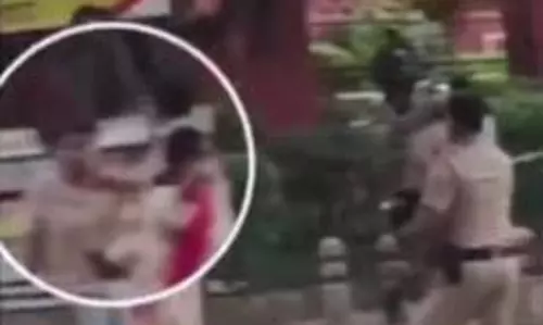 एडिशनल डीसीपी को जंतर-मंतर से हटाया गया, महिला को तमाचा मारने का आरोप