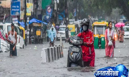 दिल्ली-यूपी समेत 15 राज्यों पर बारिश का खतरा, अगले 10 घंटे के लिए IMD का बड़ा अलर्ट