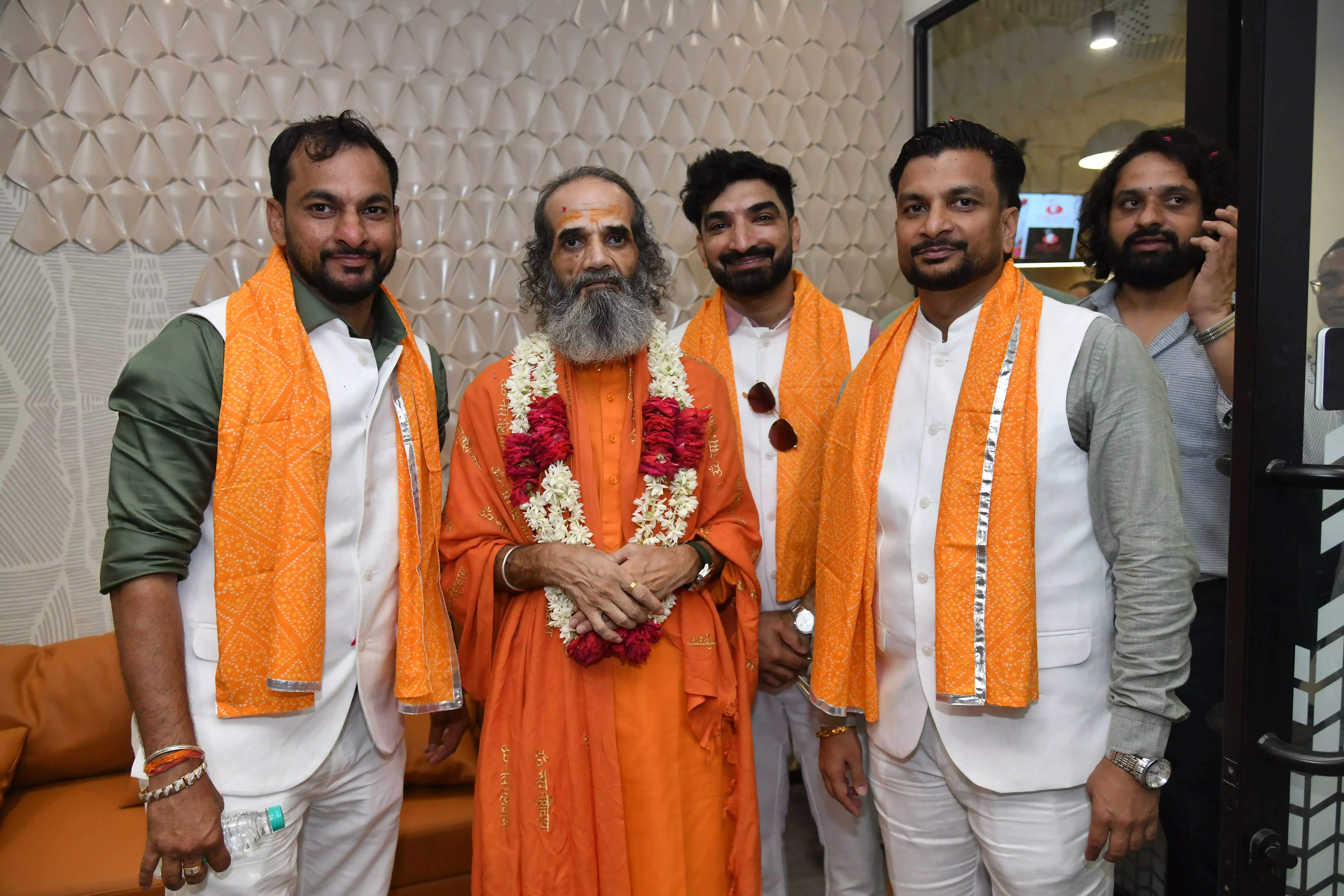 Jaipur: धार्मिक आयोजन में कमलेश महाराज ने दिया सदाचार का संदेश