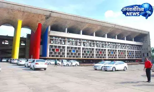 Chandigarh शहीद अधिकारी के बेटे को नौकरी न देने पर HC सख्त